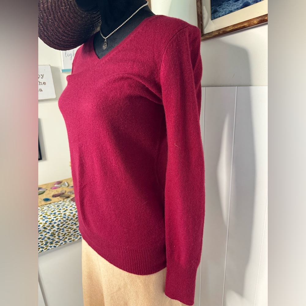 Alex Marie 100% Cashmere V-Neck Sweater Red Women’s Size Medium - Picture 2 of 10
